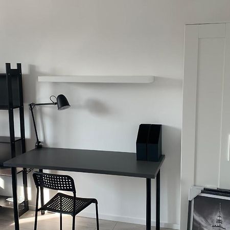 Beautiful Room - Newly Renovated, Aquapark Center Of Вроцлав Екстериор снимка