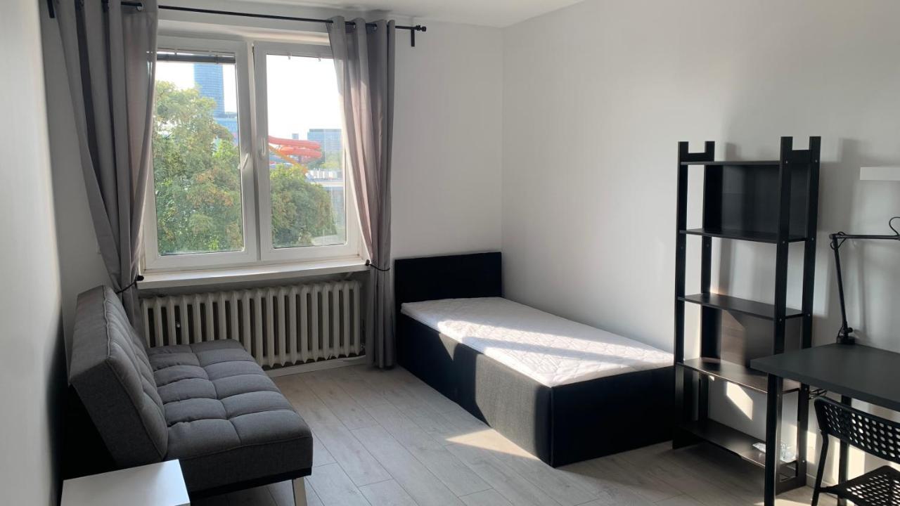 Beautiful Room - Newly Renovated, Aquapark Center Of Вроцлав Екстериор снимка