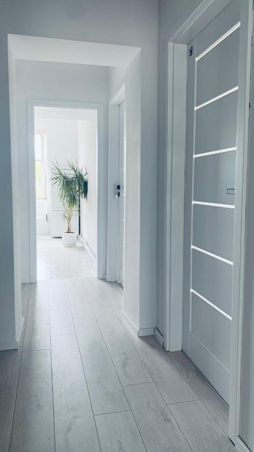Beautiful Room - Newly Renovated, Aquapark Center Of Вроцлав Екстериор снимка